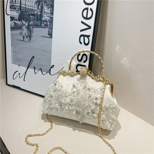 Pearl embroidery fashion handbag Cheongsam banquet clutch bag chain bag embroidery bead bag shoulder bag pearl chain bag floating light-blue white