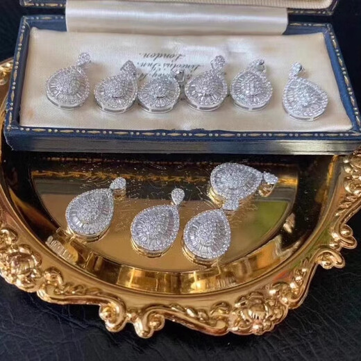 Qianjun 18K gold platinum diamond 50 points T-cube rock sugar cube water drop pendant without chain small and fresh No grading below 20 points No grading below 20 points 50 points