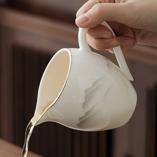 ENSHOUSU MUTTON FAT JADE PORCELAINE BEAUTÉE FAIR Cup dehua Porcelain White Ceramic Teapot Tea Divider Kung Fu Tea Set the the tasse Diviseur de thé 12023HRM [Dessin en or] Mutton Fat Jade Beauty Fair Cup a des dimensions sur l'image