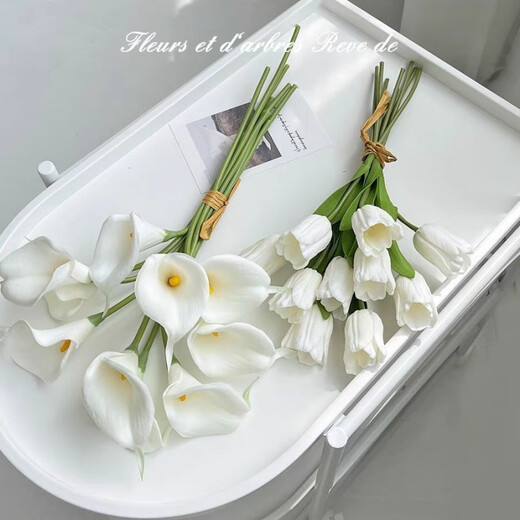 Pu Calla Lily Simulierte Blumenbraut Halten Blumen Hochzeitsfotografie Ornamente Home Dekoration Simulation Blumen Geschenkband 20 weiße Calla Lilie
