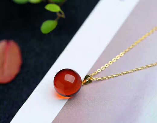 OEMG bead pendant water purified 18K gold buckle inlaid with amber single bead clavicle chain high-end feel free 925 silver gold-plated chain
