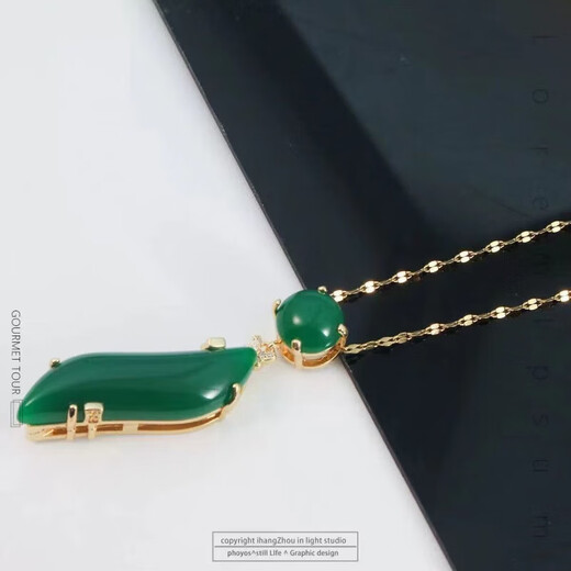 Nischendesign ohne Verblassen von Jade Temperament Mode Halskette für Frauen mit High-End-Schlüsselbeinkette 2025 Neues Internet-Promi-Accessoires Temperament Vielseitige grüne Modekette [Die Plattform wurde zertifiziert]
