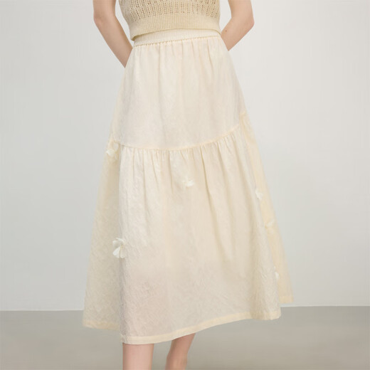 范思蓝恩立体花瓣钉珠半身裙女2025夏新款小A摆甜美优雅半裙2174 奶油米 L