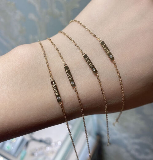 Chi Xing 18K gold diamond lucky bracelet simple and exquisite square brand English letter lucky bracelet best friend style 18K gold