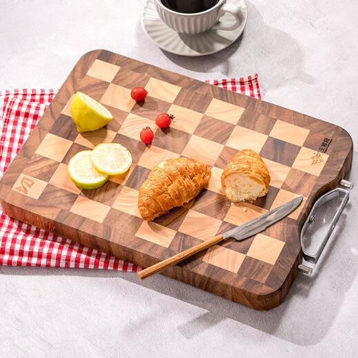 King cutting board checkerboard cutting board anti-mold and crack-proof food grade household cutting board black walnut cutting board thickened solid wood chopping board