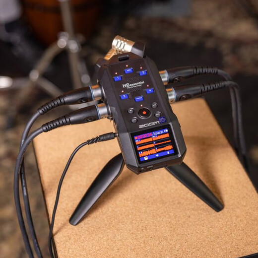 ZOOM H6e portable handheld stereo multi-track recorder mixer SLR camera internal recording wedding interview band outdoor recording live broadcast sound card