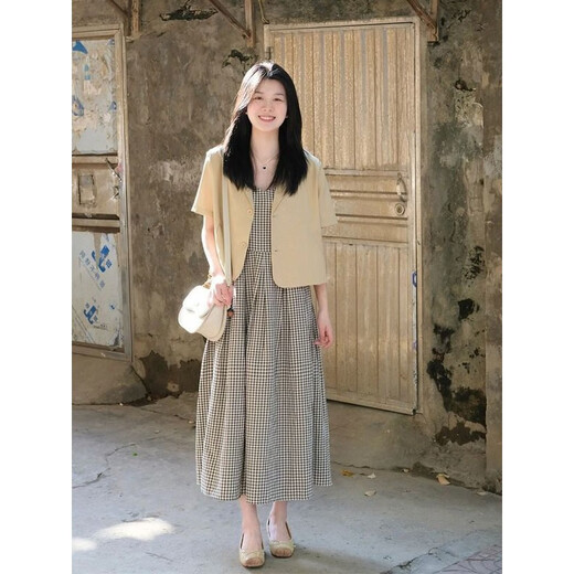 
MuYIMING 2025 summer new simple short-sleeved blazer fashionable retro plaid suspender dress two-piece women's trendy 9720 cream yellow jacket + 9721 plaid skirt L Recommended 101-120Jin [Jin equals 0.5 kg]