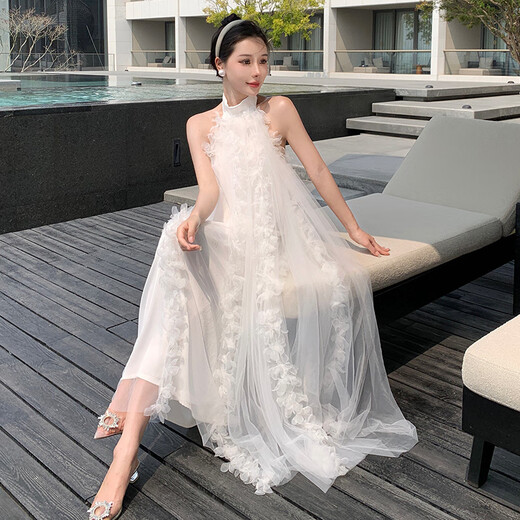 Dongjing French bride's morning robe, halter neck light wedding dress, wedding nightgown, bridesmaid can wear a small white skirt, vacation skirt, white S