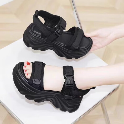 Dick-Soled-Sportsandalen für Frauen 2025 Sommer neuer Schwammkuchen weicher Sohle erhöhter Strand lässig Sandalen für Frauen schwarz 37
