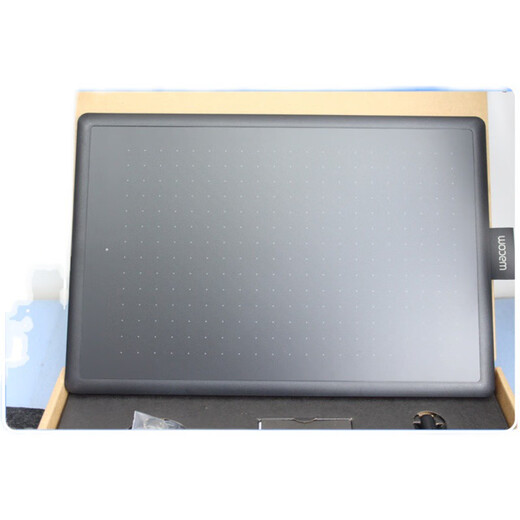 WacomwacomCTL-672 Board d'écriture dessinée à la main et Guan Electronic Bamboo671 Cours en ligne Introduction Carte de dessin informatique CTL-672 Version standard 27.7x18.9cm