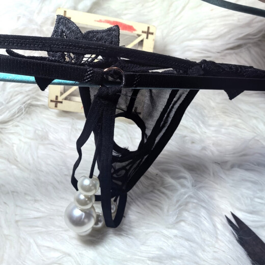 Anal plug for outdoor wearing thong men's sexy underwear with holes, customized imitation pearl thong with large buttocks, one-size-fits-all waist, adjustable