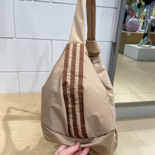 
Adidas (adidas) Clover Shoulder Bag Men's Bag Women's Bag New Cloud Croissant Croissant Clothes Crossbody Bag Leisure Bag Sports Bag KA9266 KA9272 Warm Sand Color Large 33*48cm