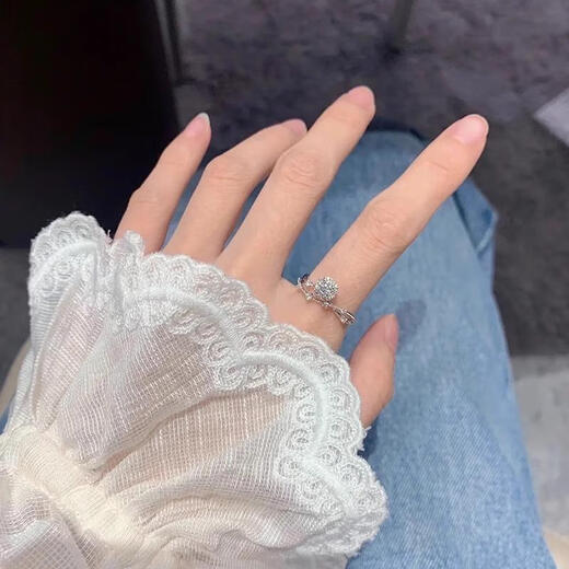 Pt950 platinum brilliant star moissanite diamond ring female niche design proposal wedding platinum diamond gift to wife light luxury model brilliant star main stone 50 points No. 11