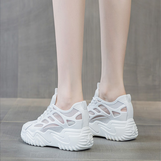 Huilirene Höhenverbesserte weiße Schuhe echte Leder Hollow Dad Schuhe Frauen 2025 Height-verstärktem Mesh atmungsaktives dünne Sport und lässige Sandalen weiß 36