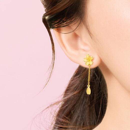Lukfook Jewelry Pure Gold Cherry Blossom Gold Earrings Stud Earrings Women's Earrings Price Approximately 2.29g
