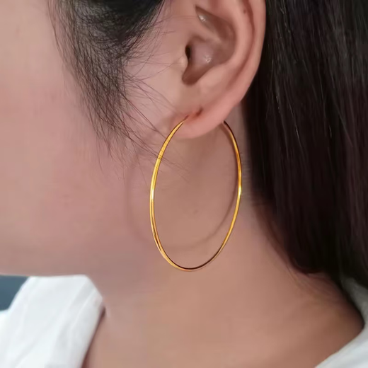 Chinese Valentine's Day gold earrings European and American fashion temperament 18k gold large hoop earrings for your girlfriend. The same style 60mm earrings from the gold store