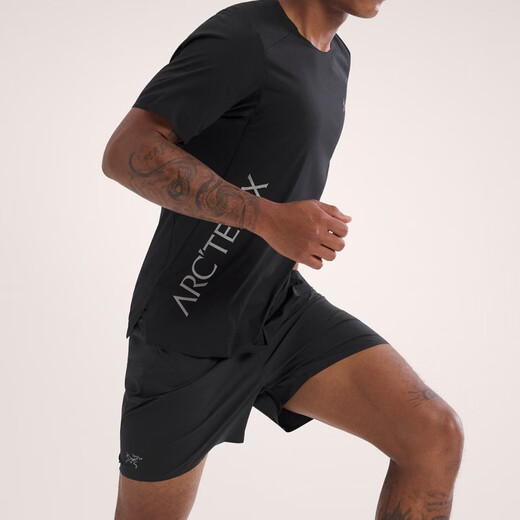始祖鸟（ARC'TERYX）Arcteryx男士Norvan Downword Logo吸湿排汗短袖T恤X9720 黑色/隐秘灰Black/Solitude X972 S