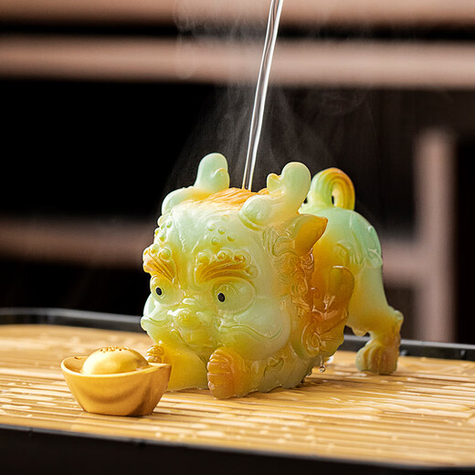 Tangfeng Pixiu color-changing tea pet ornaments can be used to raise tea and play tea tables office countertop kung fu tea set accessories color-changing Pixiu holding ingots