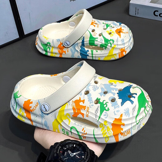 Chaussures pour enfants hongxing boys pantoufles Chaussures de trous 2025 Nouveau été pour enfants anti-glissement Anti-odor Slippers Soft Sole extérieure jaune vert orange dragon 26