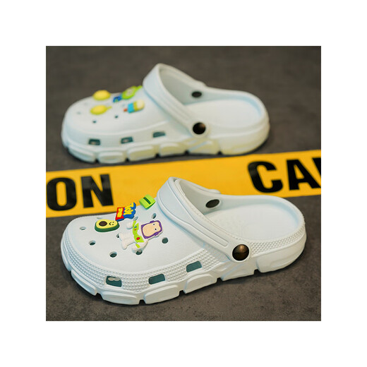 Chaussures de sentier à la mode Chaussures pour enfants Boys 2025 Nouveau été Soft Sole Slee Chores Boys portent des chaussures de plage anti-glissement bleu 34