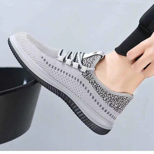 Sommer Casual Shoes Herren atmungsaktives Netz weicher Sohle Sneaker Nicht-Schlupf und langlebige Arbeitsschuhe Schuhe Alte Peking-Stoffschuhe Männer schwarz 43