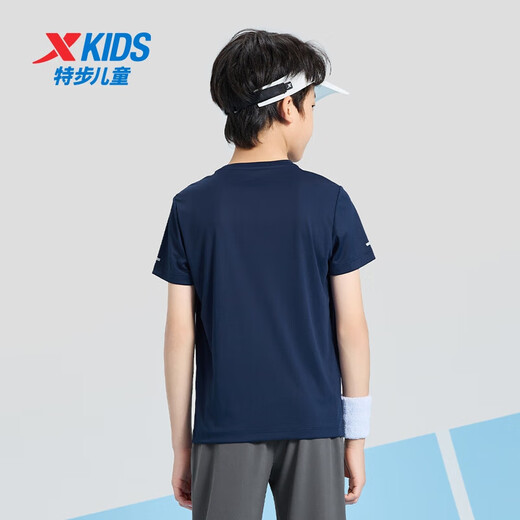 XTEP (XTEP) Kinder kurzärmeliges T-Shirt für den Sommer mit mittleren Kindern mit mittleren Kindern mit dem schnell trocknenden Bottom-Hemd tiefblau [9215] 150 cm
