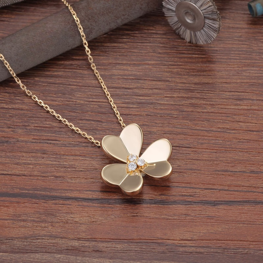 Qianjun Classic Clover 18K Gold Color Gold Inlaid Diamond Rose Gold Necklace for Women 750 Platinum Pendant 18K Gold Customized