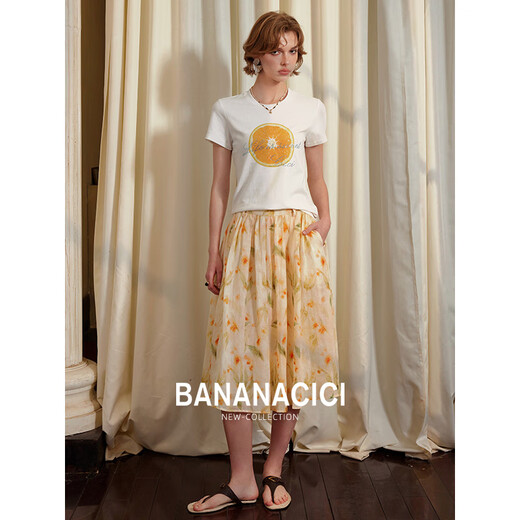 Banana CICI 2025 Summer NUEVO VERSÁTIL CREATIVO AMIGA Iron Diamond Cuella redonda Camiseta de manga corta C252TX689 Naranja M