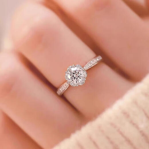 Pt950 platinum moissanite diamond ring for women D color 1 carat platinum proposal wedding ring holiday gift for girlfriend light luxury style bouquet main stone 50 points you need to keep silent and contact customer service to note the ring number
