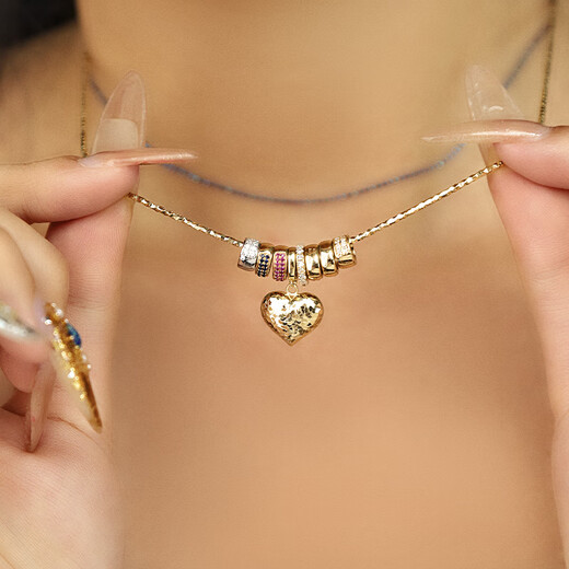 Chishe 18K gold crushed ice fish scale engraved flashing big love double-sided pendant sweet age-reducing advanced necklace pendant ins simple light gold pendant-customized