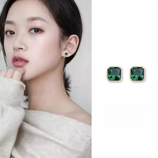 Fat Donglai quality emerald earrings emerald s925 silver women's French style retro temperament internet celebrity simple earrings
