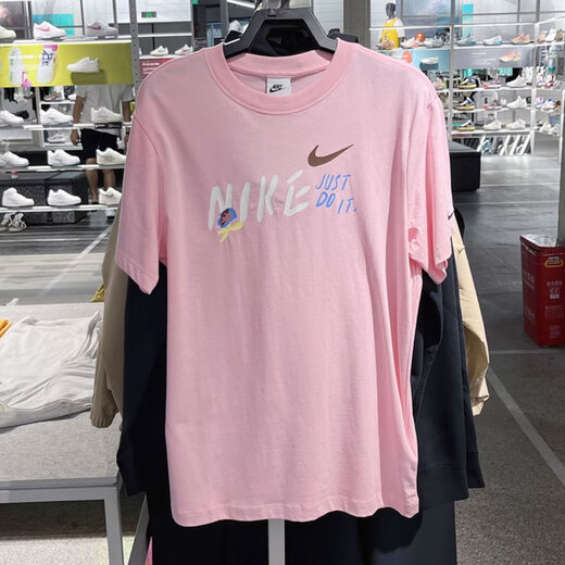 Nike (Nike) Футболка с короткими рукавами хлопка для женщин 2025 Лето-дышащий маленький крюк Простой сплошной круглый круглый верхний верхний рукав FJ7714-690 Pink M