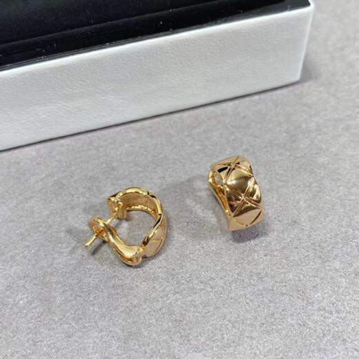 Fat Donglai's same style 18K gold earrings for women au rose gold coco earrings small fragrant ear buckles color gold earrings feel temperament (pair) rose gold