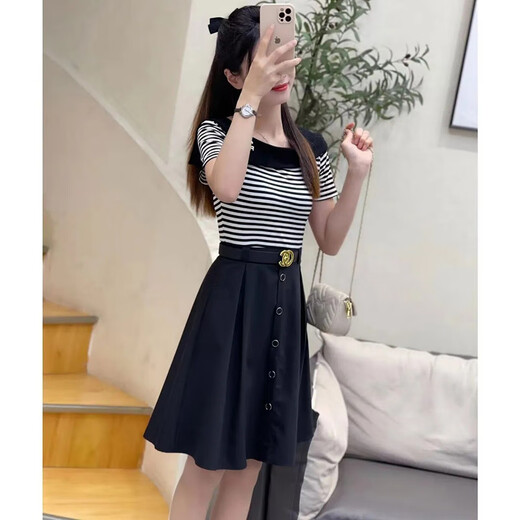 Sai Shiou Alter reduzierendes Modekleid für Frauen im Sommer 2025 Neuer Stil, stilvoller, schlanker und hüftgetränkter, gefälschter zweiteiler kurzärmeliger Rock, schwarzer Rock 6621, Gürtel M.