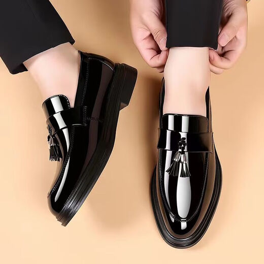 
Belle leather shoes men's new soft sole footwear men's leather shoes one foot to wear patent leather beans shoes business men's small leather shoes black 9926 42 size larger