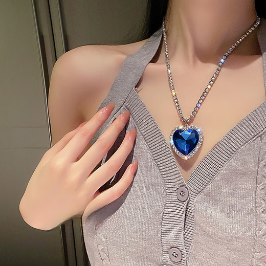 CLCEY Titanic Sapphire Heart of the Ocean Necklace Noble and Luxurious Diamond-Inlaid Oversized Sapphire Love Necklace Blue