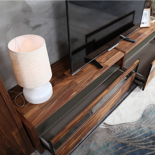 Muebles de Yichi Noah Mesa de té de nogal negro Combinación de la pared Sala de estar de madera sólida Gabinete lateral Gabinete de fondo de pared Gabinete vertical izquierdo 761*340*1950h