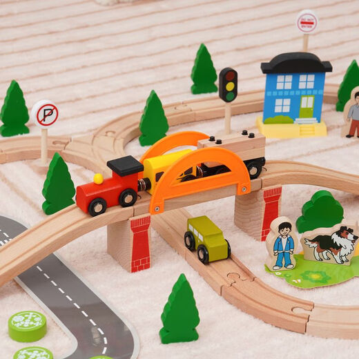 Holz kleiner Zug Hape Gleis Set Magnetic Lokomotive 3-5-7 Jahre alte Jungen Bausteine ​​Kinderspielzeug Brio 69 Steckstücke zur Lieferung von Elektroautos