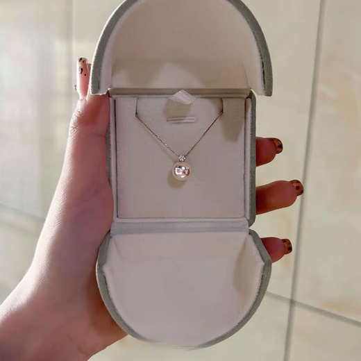 Hunter Seawater Akoya Pearl Simple Princess Diana Style 18K Gold Diamond Princess Style Pendant Necklace Heavenly Quality Extremely Bright Seawater Akoya + 18K Gold Diamond (Including Silver Plated 8.5-9mm