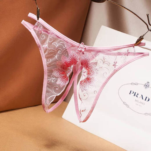 Sexy underwear for women, thin, transparent, pure and sexy, open crotch triangle thong, embroidered lace, flirty and hot, white, new style, confidential delivery