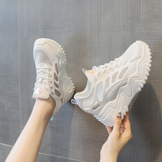 Huilirene Höhenverbesserte weiße Schuhe echte Leder Hollow Dad Schuhe Frauen 2025 Height-verstärktem Mesh atmungsaktives dünne Sport und lässige Sandalen weiß 36