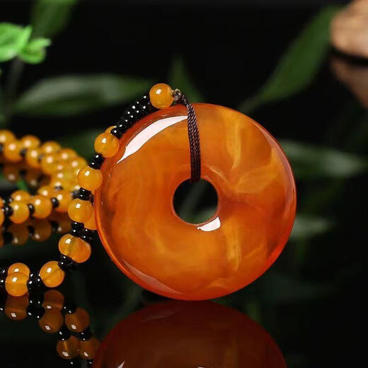 Fat Donglai purchased the same beeswax pendant for women, old water drop Ping An Wu Shi brand amber carved necklace pendant, folk retro/treasure gourd (old honey model)