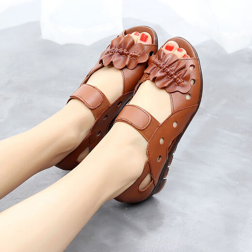 Fan'an Mother Shoes Sandals for Women Summer Flat Sole de cuero de mediana edad genuina cómoda tendón de carne de res zapatillas bucas de pescado de mediana edad y anciana A5012 Negro 35