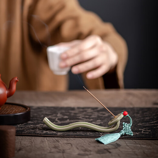 Shangfu creative incense stick small Ruyi incense holder ceramic incense burner ornaments agarwood stove indoor home tea room aromatherapy DYB Ruyi incense stick - dark blue No Specifications