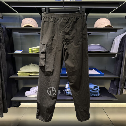 Calvin KleinCK Jeans24春夏新款男士经典绣标纽扣松紧腰工装休闲裤J325125 BEH-太空黑原价1390 S 均码