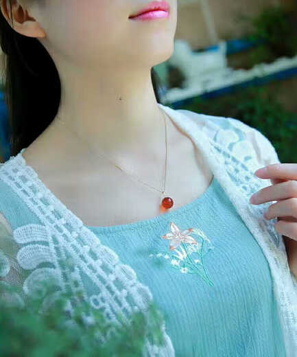 OEMG bead pendant water purified 18K gold buckle inlaid with amber single bead clavicle chain high-end feel free 925 silver gold-plated chain