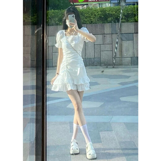 Fhhuabd Internet célébrité robe blanche pour les femmes en été, pure, mince et margeant la taille, sweet premier amour robe à manches bouffantes 695 # [Black Short] S 90jin [Jin est égal à 0,5 kg] peut être porté à l'intérieur