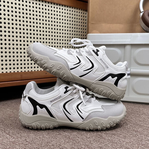 Chaussures féminines de Huili Nouveaux chaussures de randonnée de style respirant léger et polyvalence Chaussures de sport pour femmes blancs / gris / noir 38