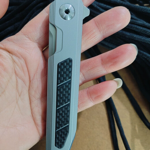 
Three-blade wood Three-blade wood 1161 high-end steel handle titanium handle outdoor folding knife fruit knife small folding knife portable folding knife light gray 1162 Gangben 1428 steel