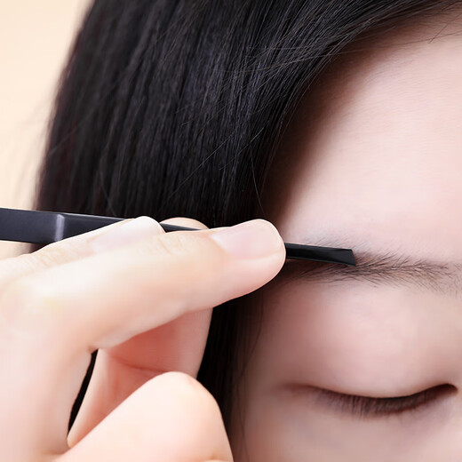 Watsons beauty tool series, new and old packaging, randomly sent QVS slanted eyebrow clip 10-1000 1 piece